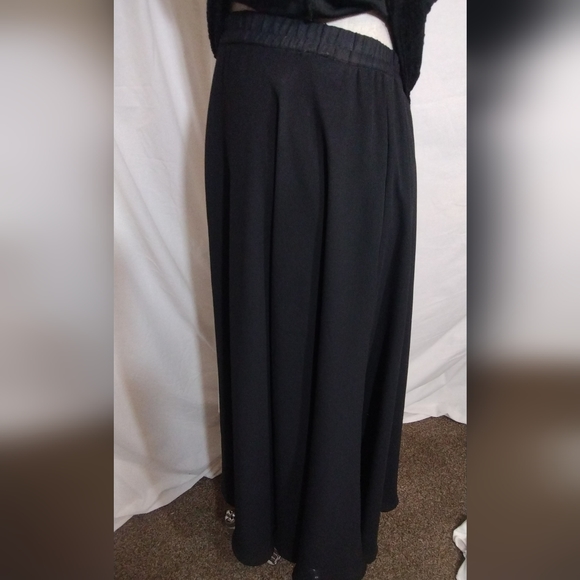 Hampton Nites Vintage Maxi Skirt, Black Flared, Lined, Elastic Waist, 6 - Picture 2 of 4